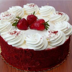 Pastel Red Velvet Cremoso con Fresas